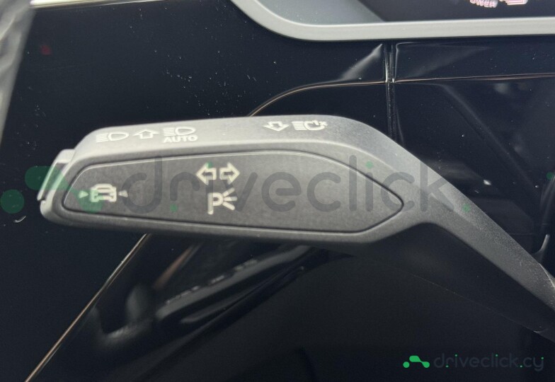 Audi Q8 Sportback e-tron Синий