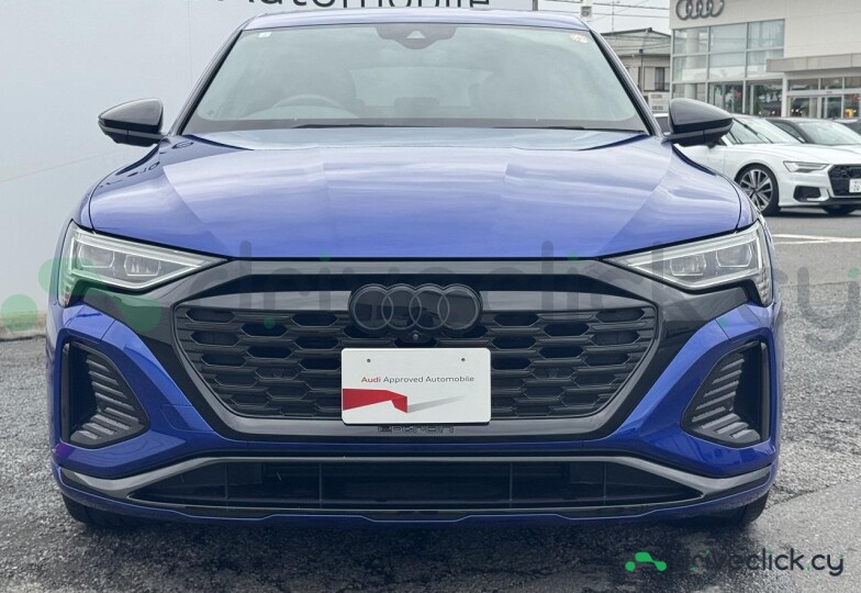 Audi Q8 Sportback e-tron Синий