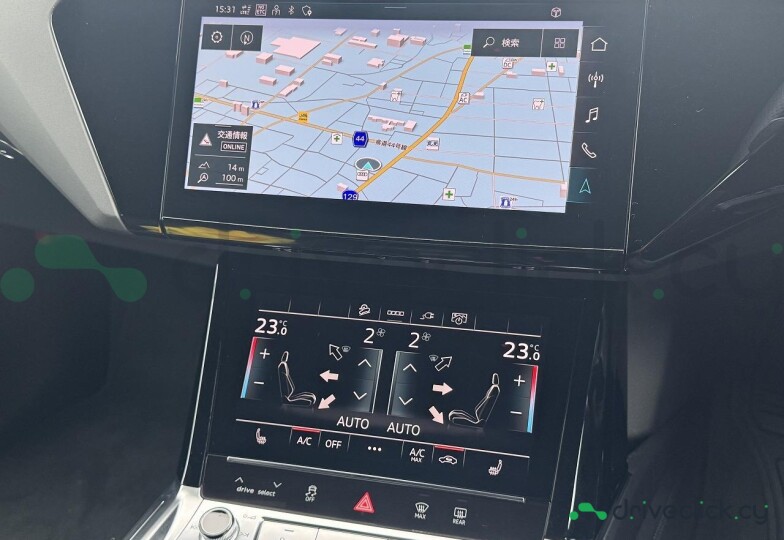 Audi Q8 Sportback e-tron Синий