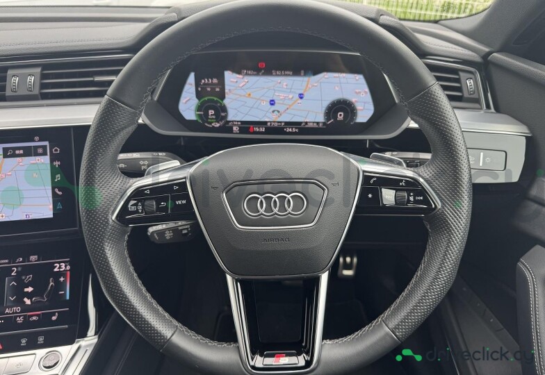 Audi Q8 Sportback e-tron Синий
