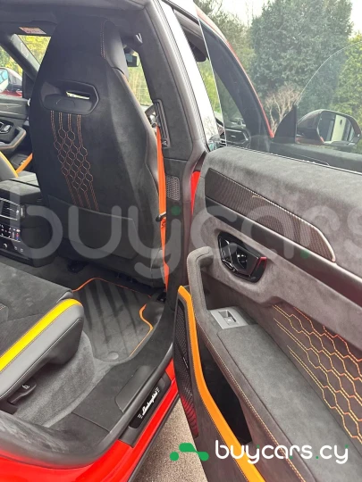 Lamborghini Urus Оранжевый