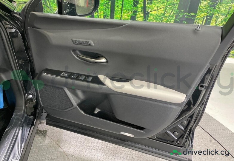 Lexus UX Black