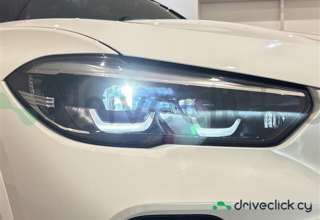 BMW X5 Белый