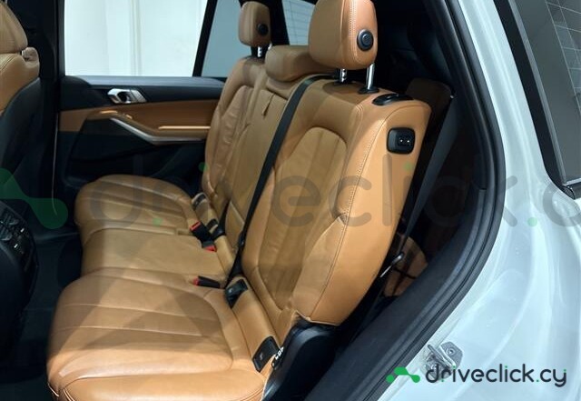 BMW X5 Белый