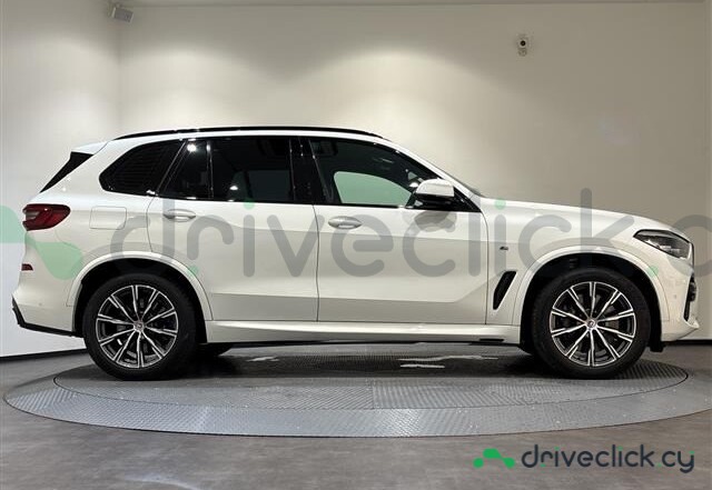 BMW X5 Белый