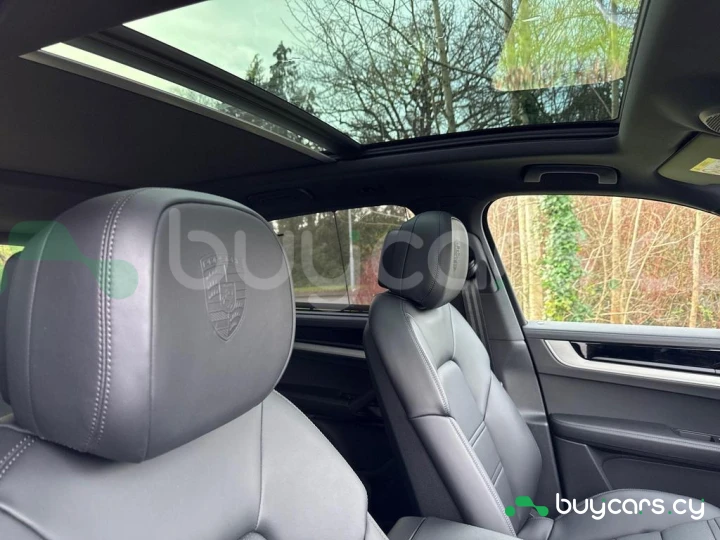 Porsche Cayenne Grey