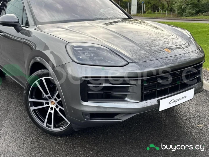 Porsche Cayenne Grey