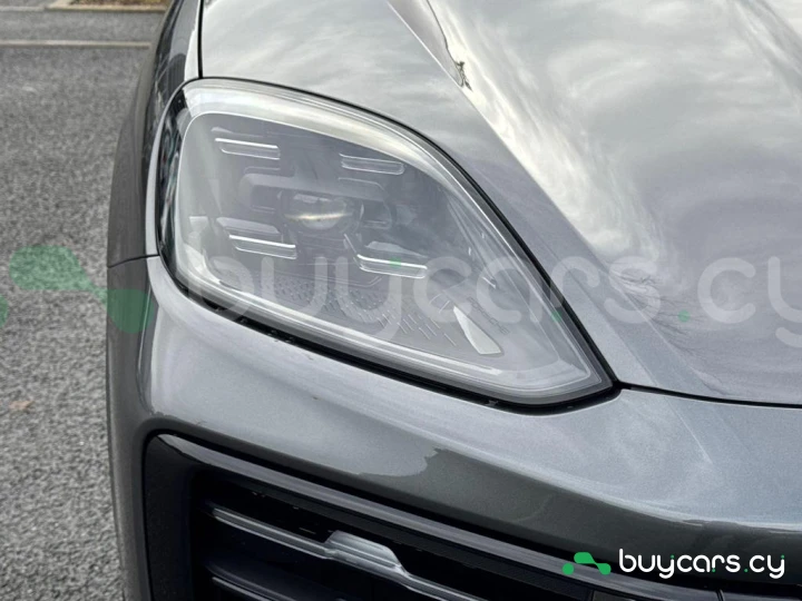 Porsche Cayenne Grey