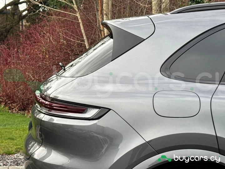 Porsche Cayenne Grey