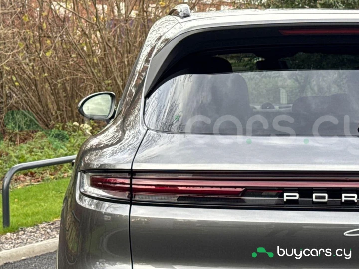 Porsche Cayenne Grey