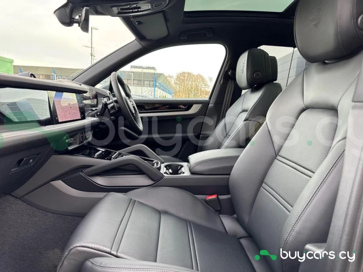 Porsche Cayenne Grey