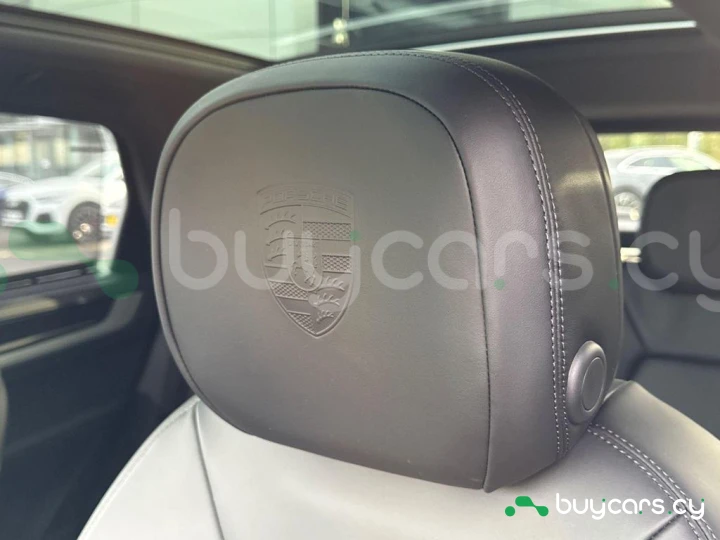 Porsche Cayenne Grey