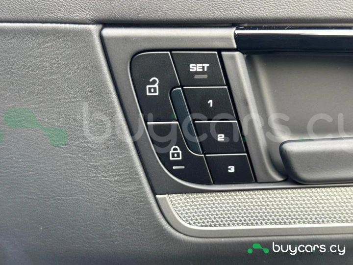 Porsche Cayenne Grey