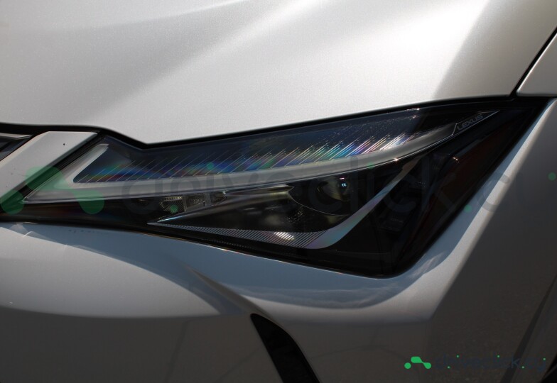 Lexus UX White