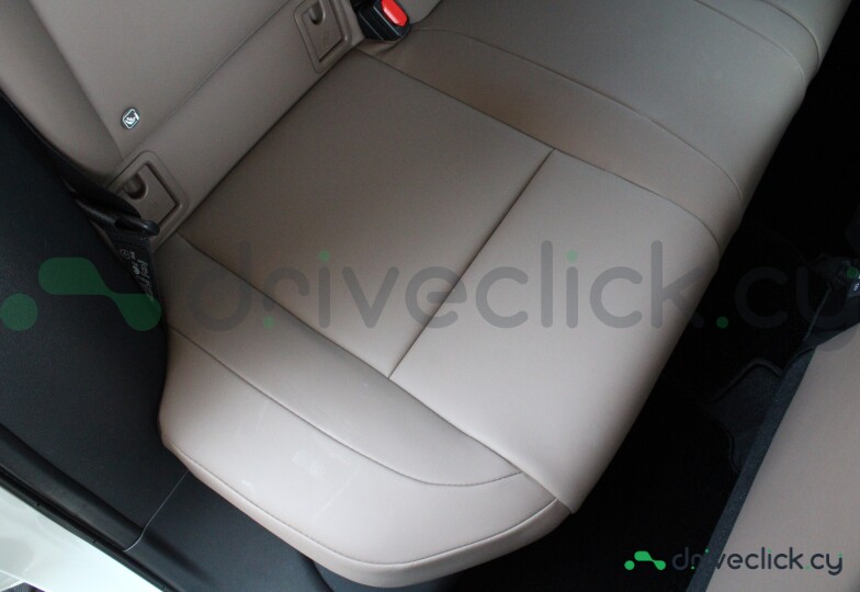 Lexus UX White