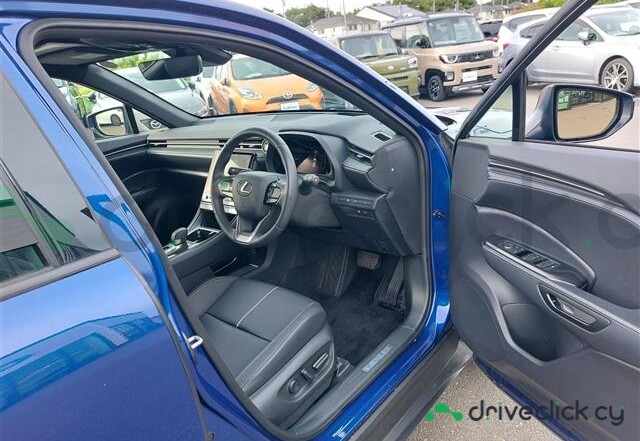 Lexus LBX Blue