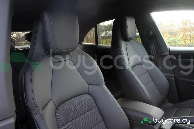 Porsche Macan Оранжевый