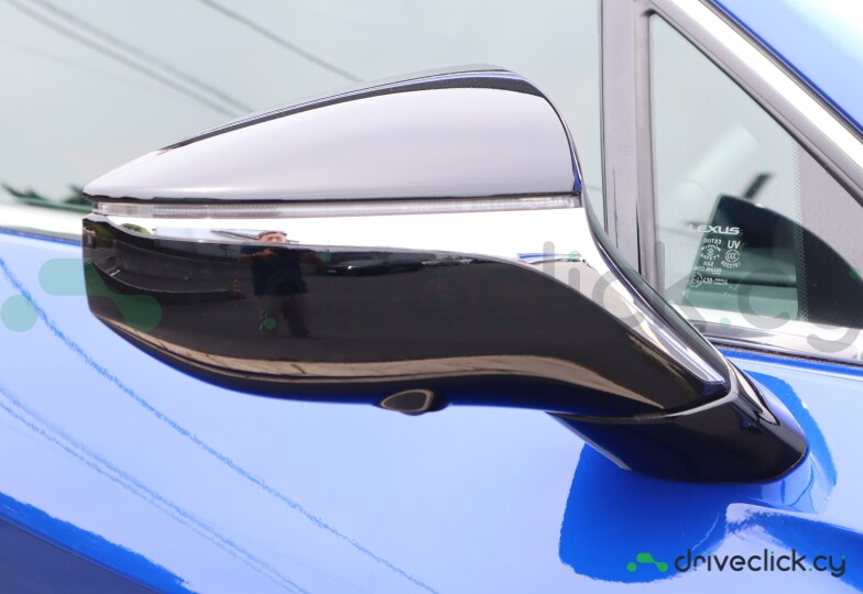 Lexus UX Blue