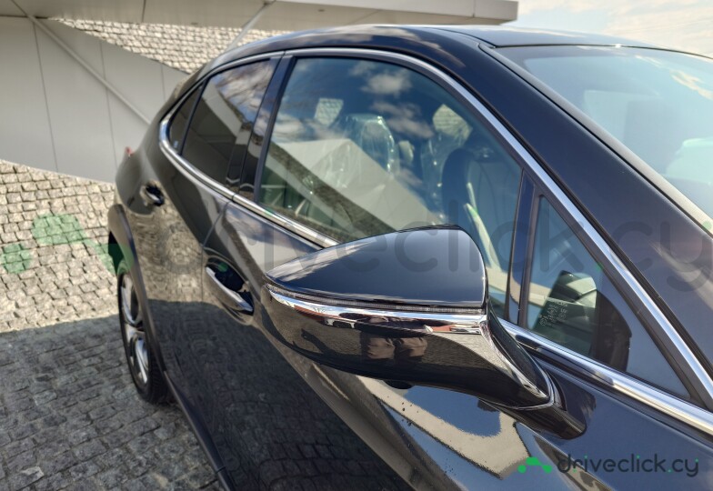 Lexus UX Black