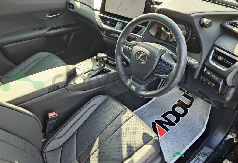Lexus UX Black