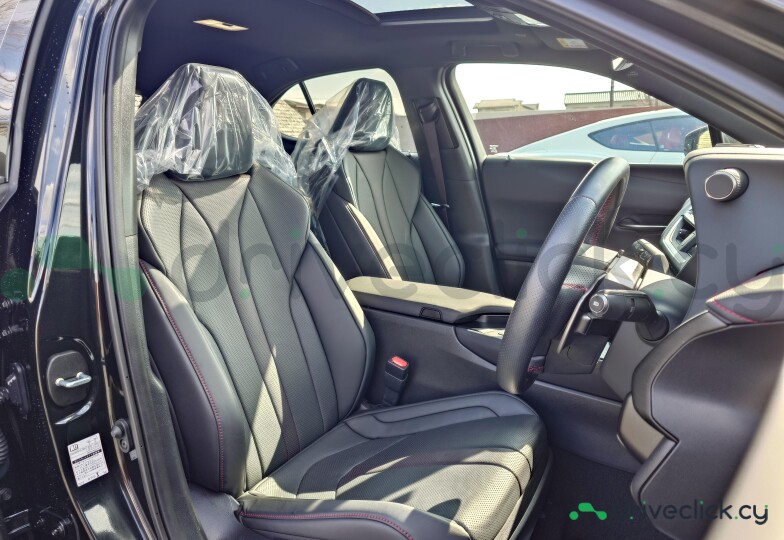 Lexus UX Black