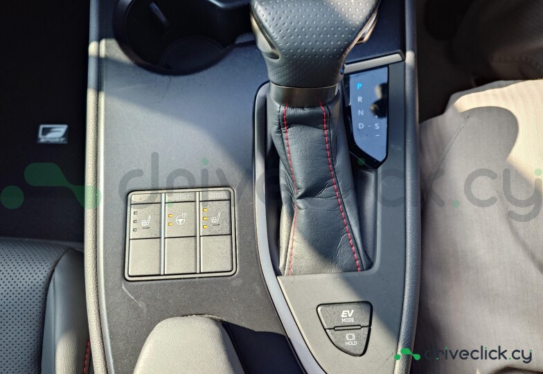 Lexus UX Black
