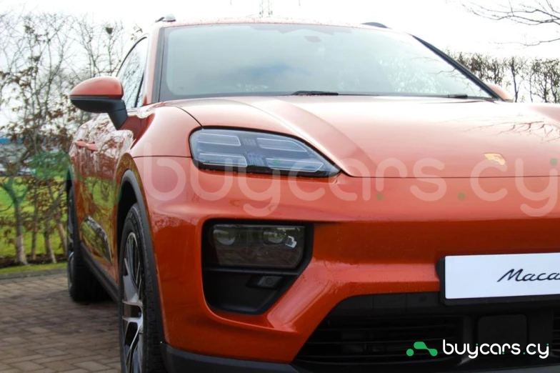 Porsche Macan Оранжевый