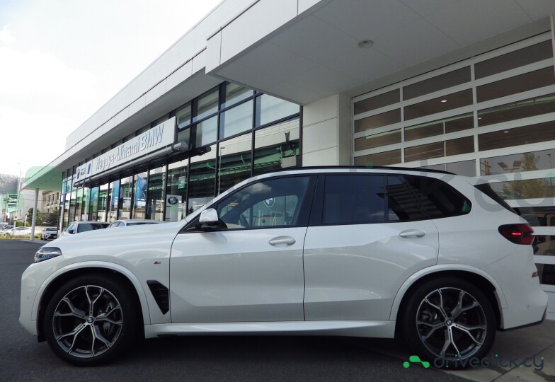 BMW X5 Белый