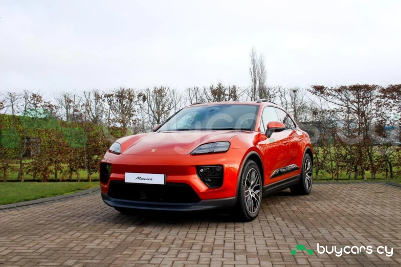 Porsche Macan Оранжевый