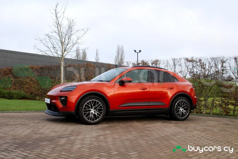 Porsche Macan Оранжевый