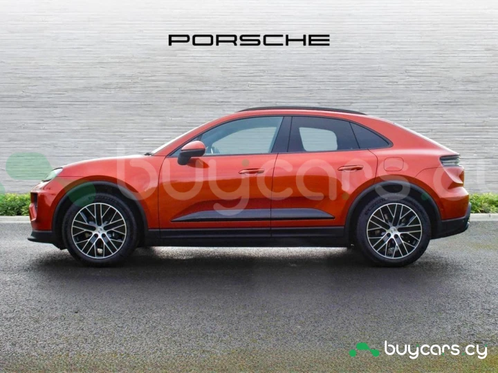 Porsche Macan Оранжевый