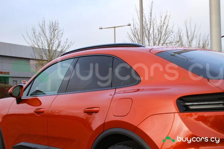 Porsche Macan Оранжевый