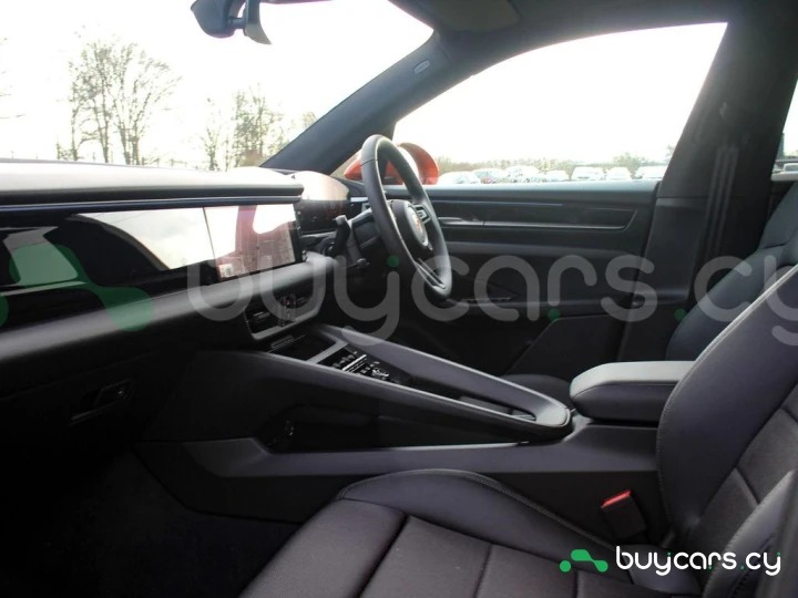 Porsche Macan Оранжевый