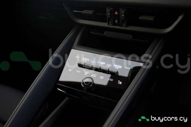 Porsche Macan Оранжевый