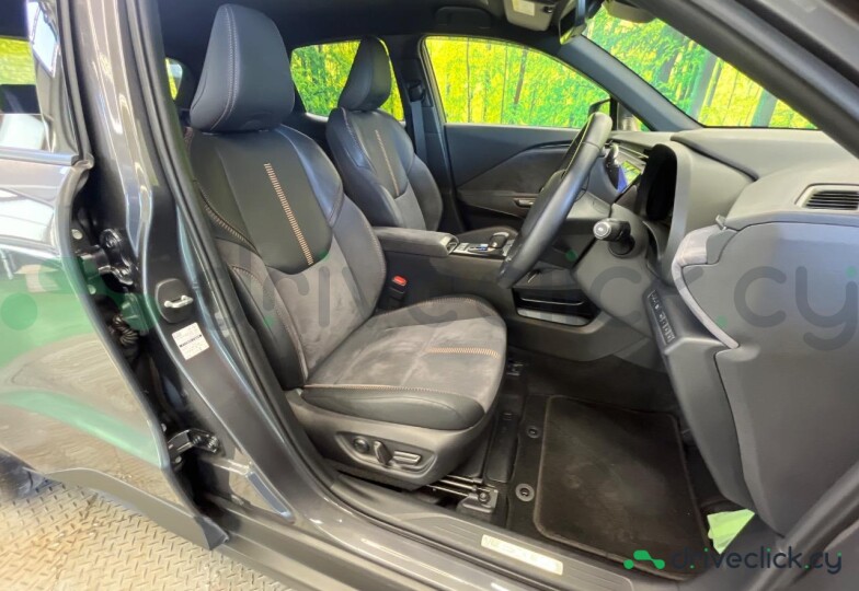 Lexus LBX Black