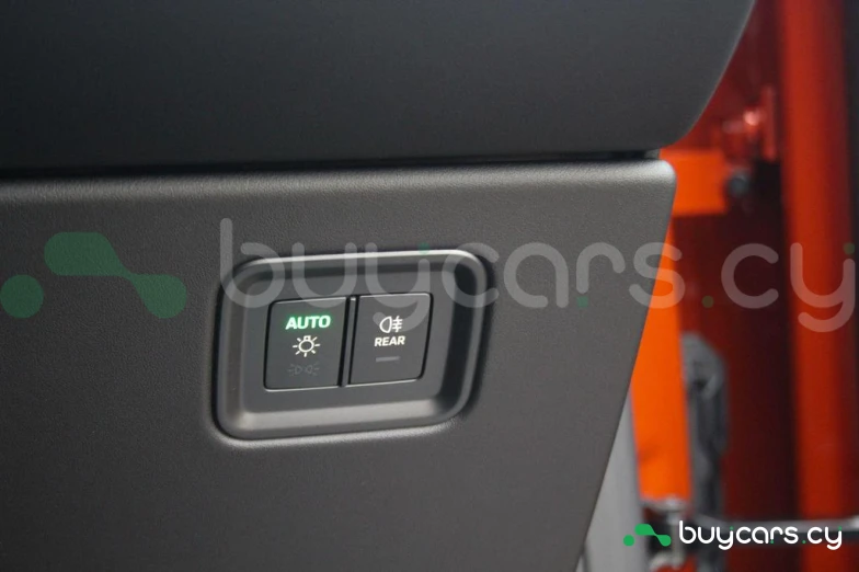 Porsche Macan Оранжевый