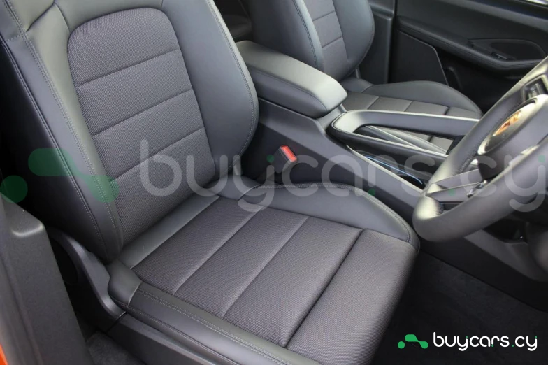 Porsche Macan Оранжевый