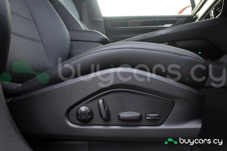 Porsche Macan Оранжевый