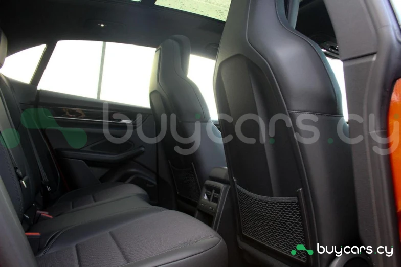 Porsche Macan Оранжевый