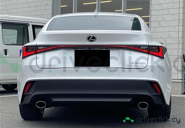 Lexus IS White