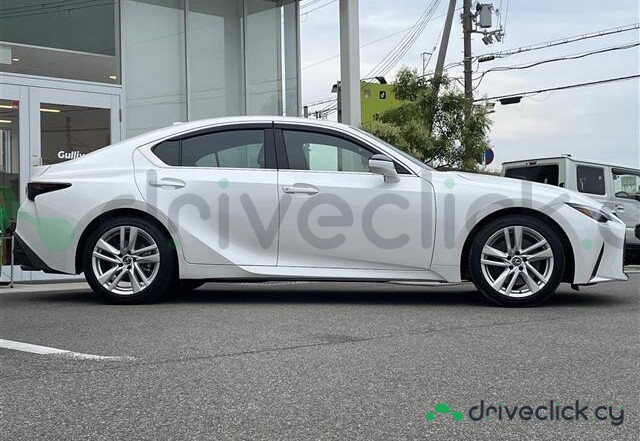 Lexus IS White