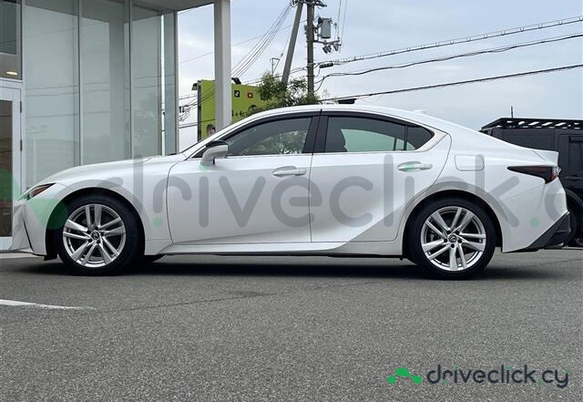 Lexus IS White