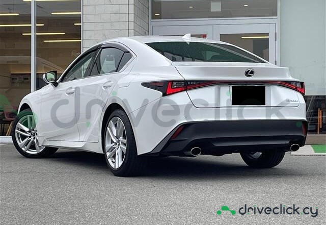 Lexus IS White