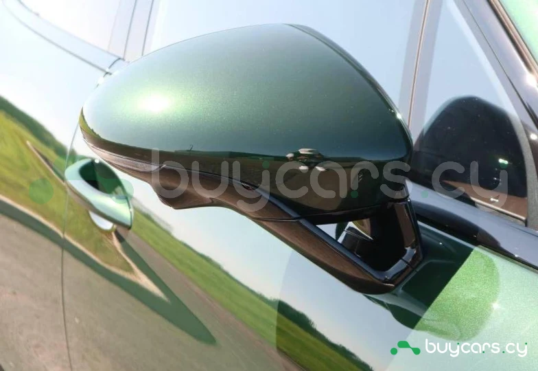 Porsche Panamera Зеленый