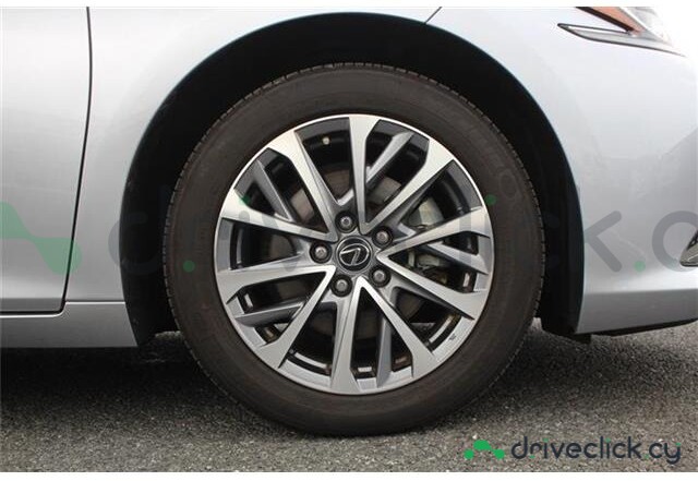 Lexus ES Grey