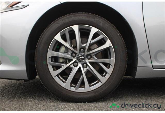 Lexus ES Grey