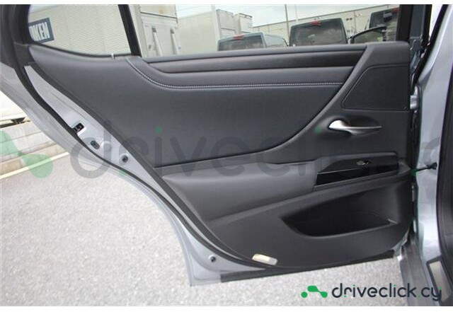 Lexus ES Grey