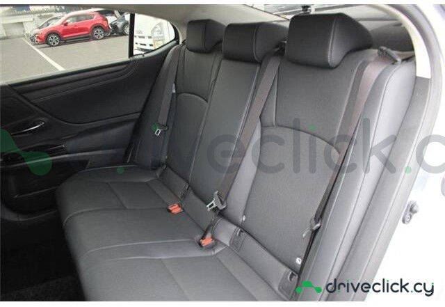 Lexus ES Grey
