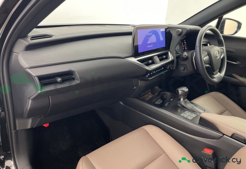 Lexus UX Black