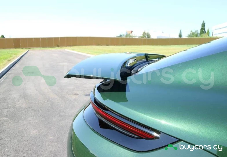 Porsche Panamera Зеленый